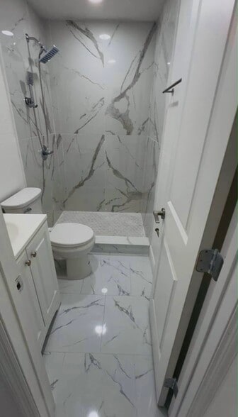 Bathroom - 4432 Perch St