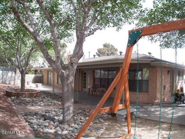 Building Photo - 1633 Charles Owens Dr