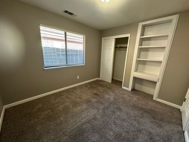 Building Photo - No Deposit