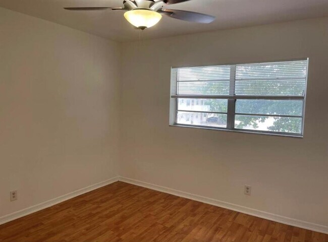 Building Photo - 845 NW 46th Ave