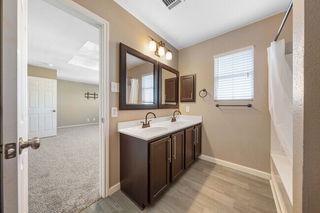 Building Photo - 219 Coriander Bend