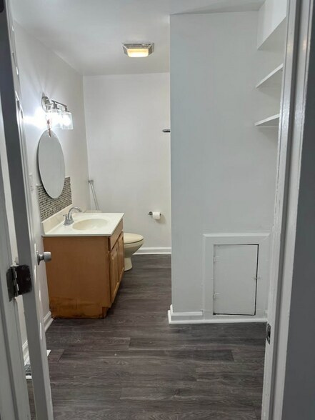 Building Photo - 83 Carpenter St