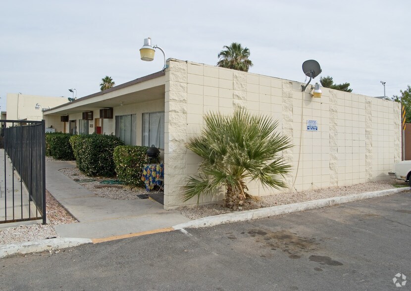 Mojave Breeze Apartments 31213161 Karen Ave Las Vegas NV 89121 Apartment Finder
