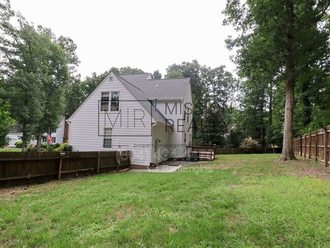 Building Photo - 4600 Cedar Cliff Rd