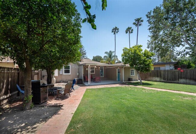 Building Photo - 5865 Vesper Ave Rental