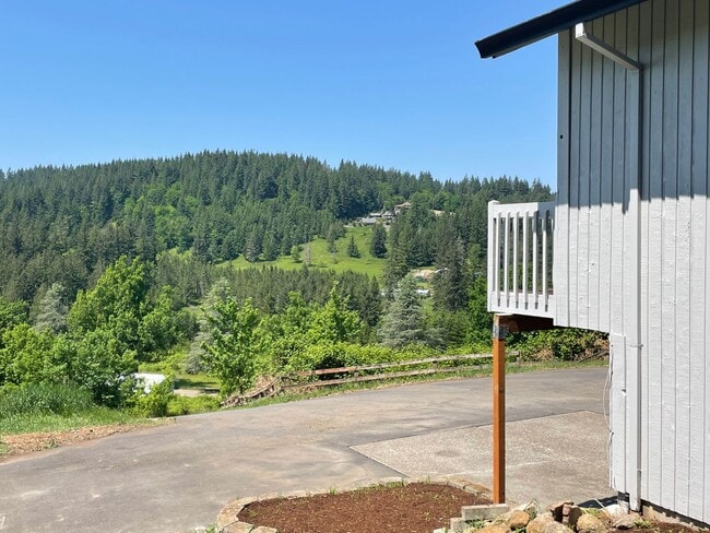 Building Photo - 27 Acres of Private Valley Remodeled Home In Damascus 3Bd/3Ba with Basement!!! Beautiful Deck wit...