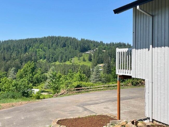 Building Photo - Private Valley Remodeled Home In Damascus 3Bd/2.5Ba with Basement!!! Beautiful Deck with Amazing ...