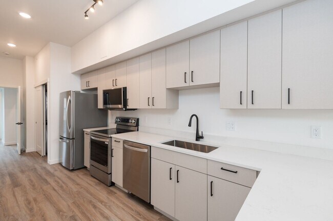 Building Photo - Colorado Apartment Unit 4