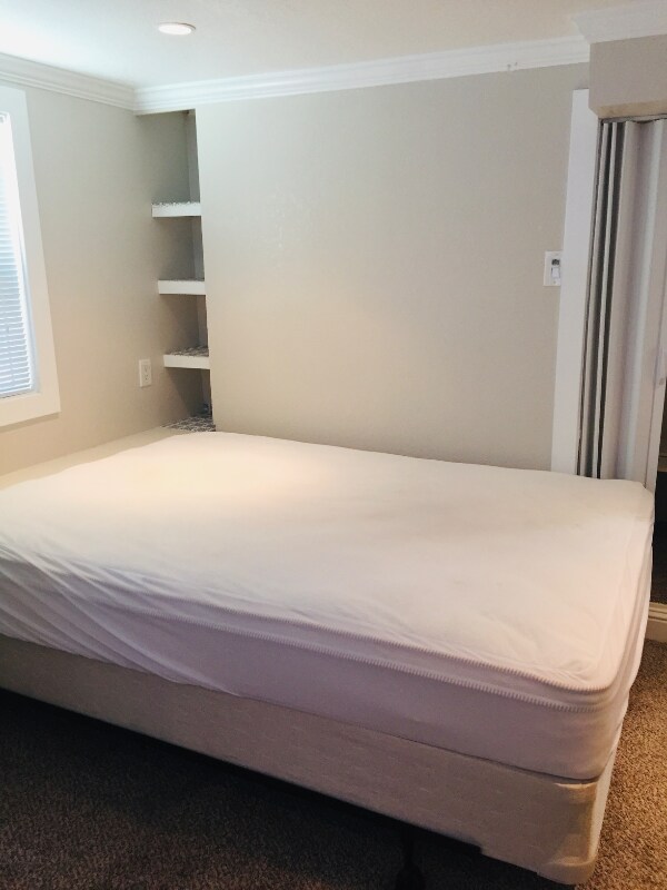 Building Photo - 001 Palm Ave