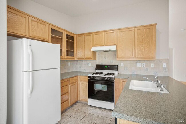 Building Photo - 332 Watson Hollow Dr