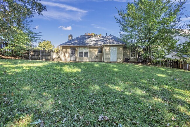 Building Photo - 5383 Twin Valley Ln