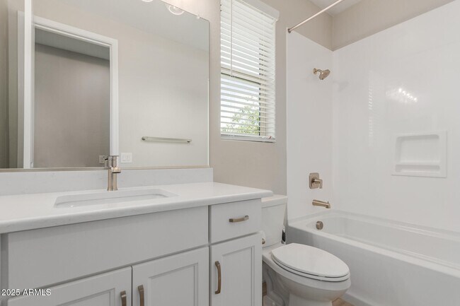 Building Photo - 34906 N Hawley Dr