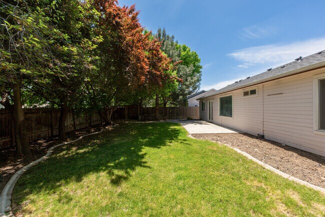 Building Photo - 1230 N Cabrillo Ave