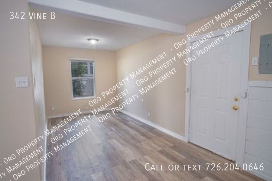 Building Photo - Wonderful Home So Close to Downtown