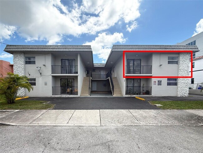 Building Photo - 635 SW 7th Ct