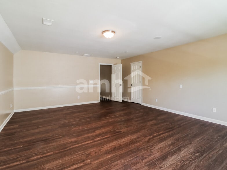 Building Photo - 205 Argo Cir