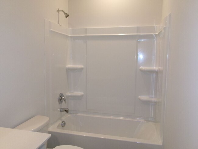 Building Photo - 3 bedroom, 3 bath townhome in Blue Heron Retreat