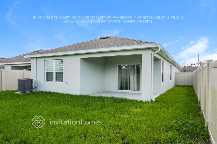 Building Photo - 22525 Hidden Palms St