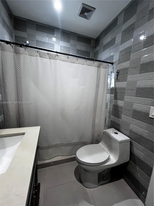 Building Photo - 12885 SW 77th Ave