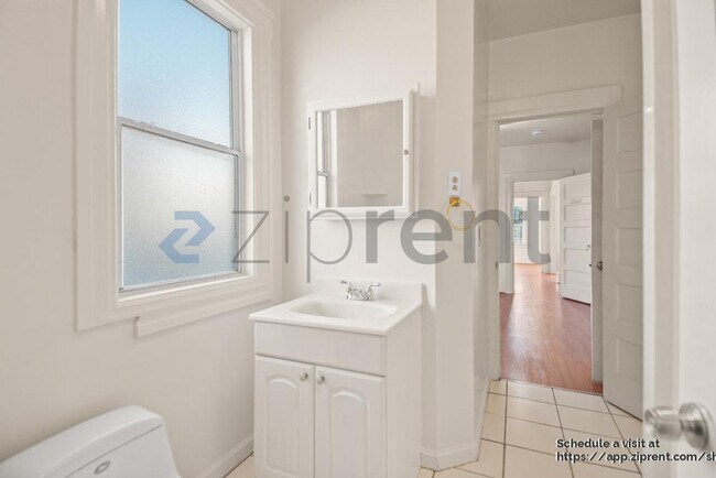 Building Photo - 848 Mead Ave