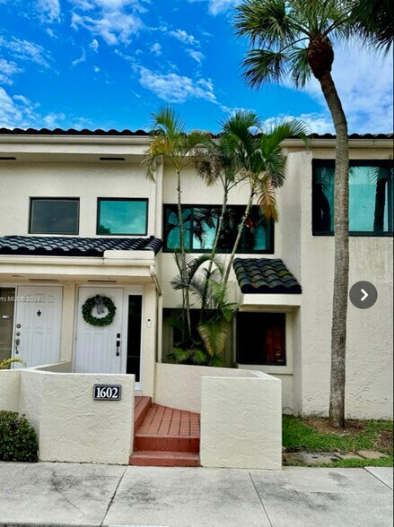 Primary Photo - 1602 NW 81st Way
