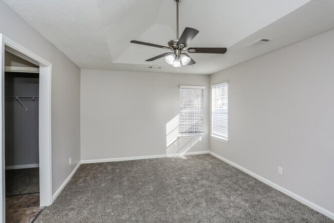 Building Photo - 5912 Chadwell Rd