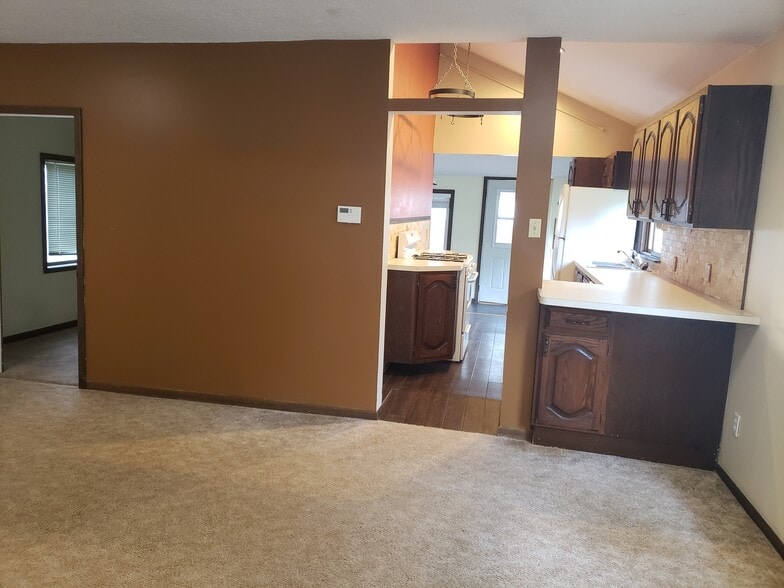 Building Photo - 109 Florence St