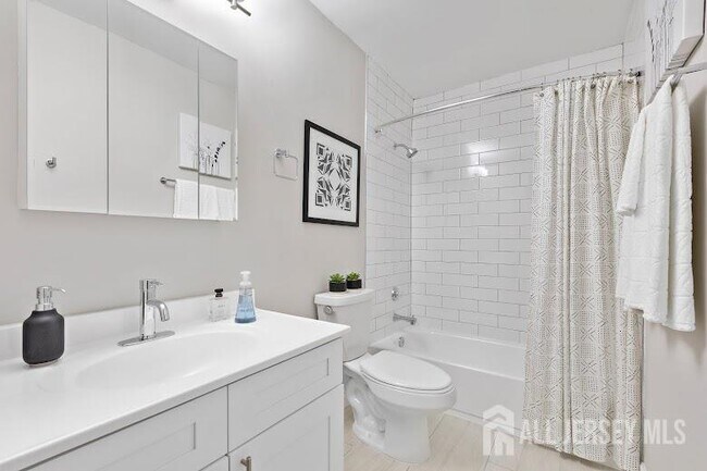 Building Photo - 1000 Pheasant Hollow Dr