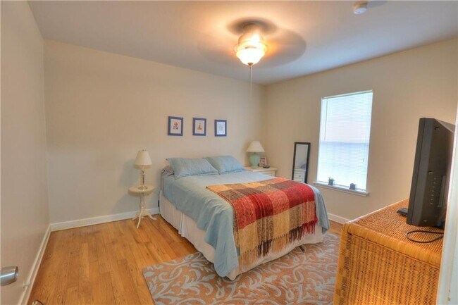 Building Photo - 3538 Austin St