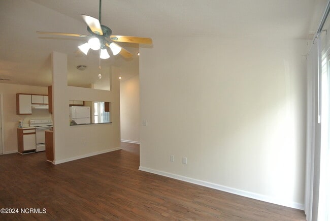 Building Photo - 1479 RaceTrack Rd