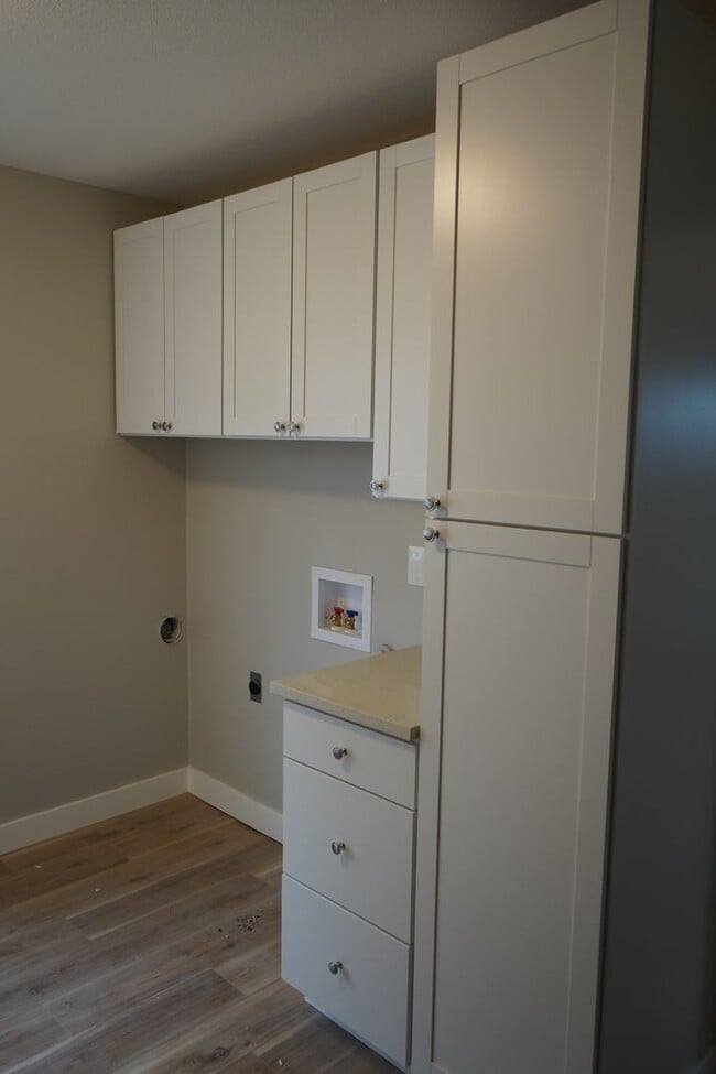 Building Photo - 1410 E 30th St