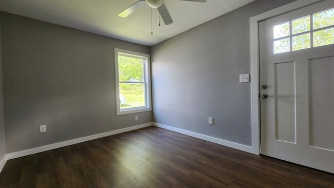 Building Photo - Totally renovated house now for lease