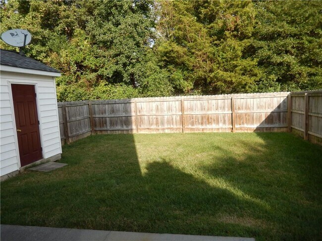 Building Photo - 3818 Dominion Townes Cir