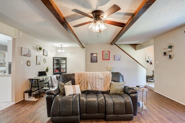 Building Photo - 8633 Knoxville Dr