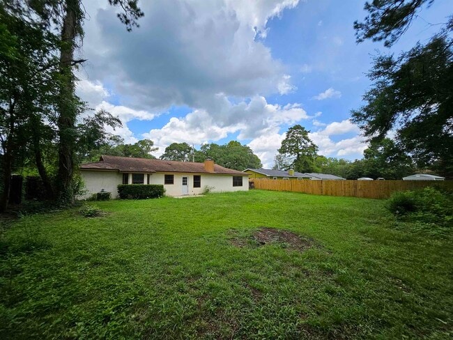 Building Photo - 3245 Whitney Dr E