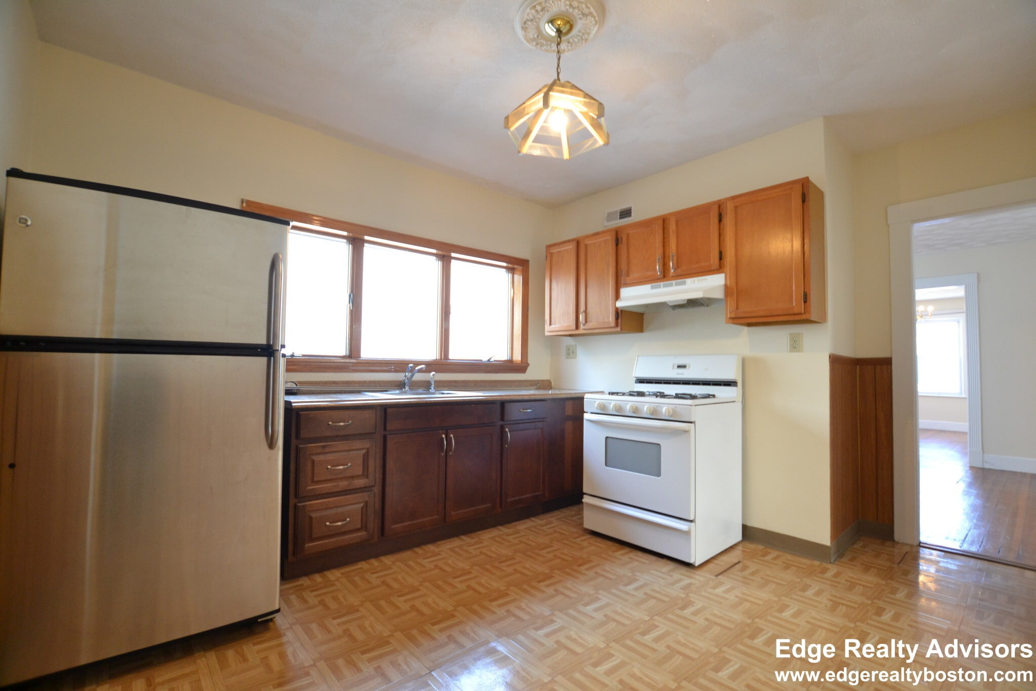 Building Photo - 39 Montfern Ave