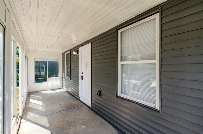 Building Photo - 2367 Jefferson Ave