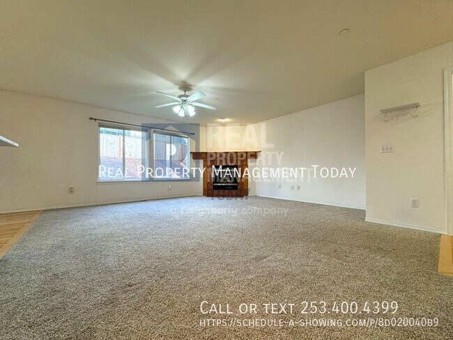 Building Photo - 2702 Meyer St