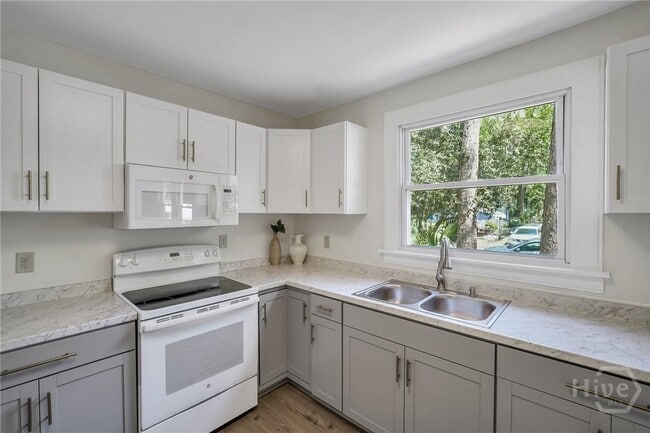 Building Photo - 405 S Baldwin Cir
