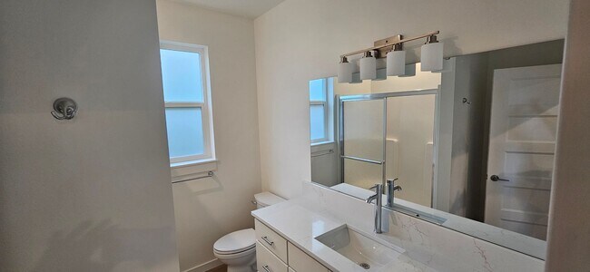 Building Photo - 2 Bedroom, 2 Bathroom Home for Rent in the...