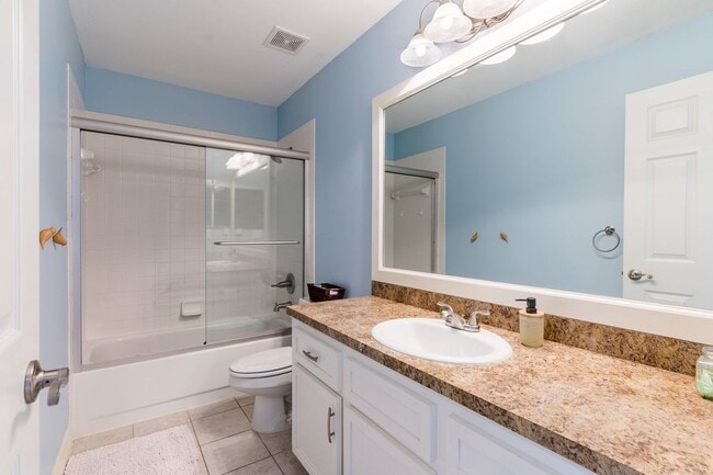 Building Photo - STUNNING 4-BED, 3-BATH HOME WITH SOLAR PANELS IN TAMPA, FL!