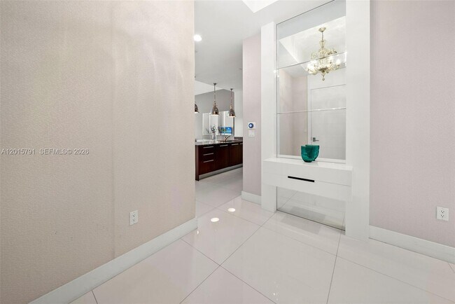 Building Photo - 15901 Collins Ave