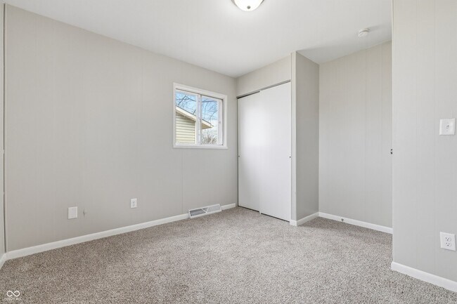 Building Photo - 2818 Apache Dr