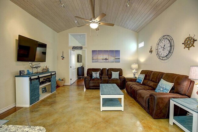 Building Photo - 2212 TX-361