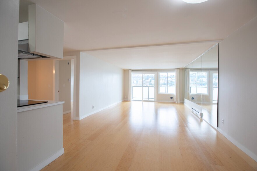 Building Photo - 2301 Fairview Ave E