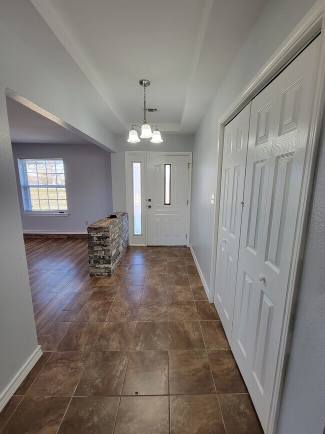 Building Photo - 101 Bluebonnet Ln