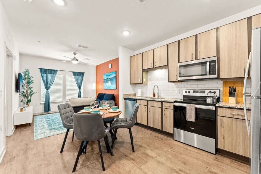 Building Photo - 14541 Star Water Rd