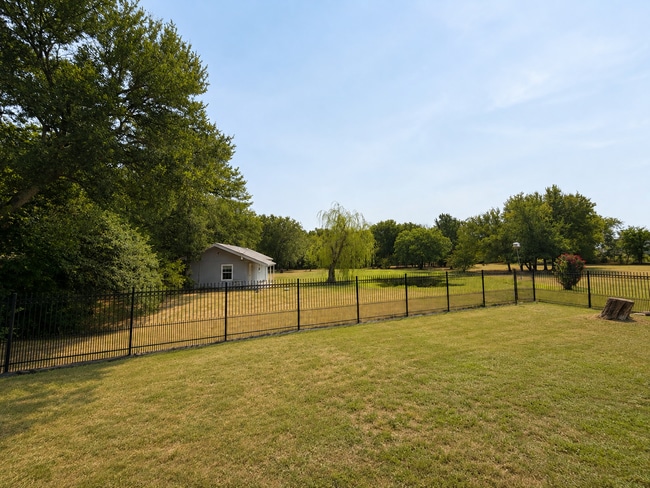 Building Photo - 5662 Pamela Ct