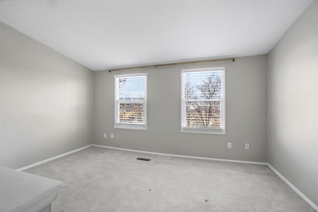 Building Photo - 315 Western Ave