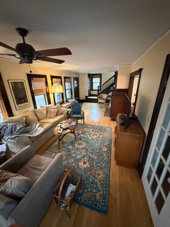 Building Photo - 327 56th St